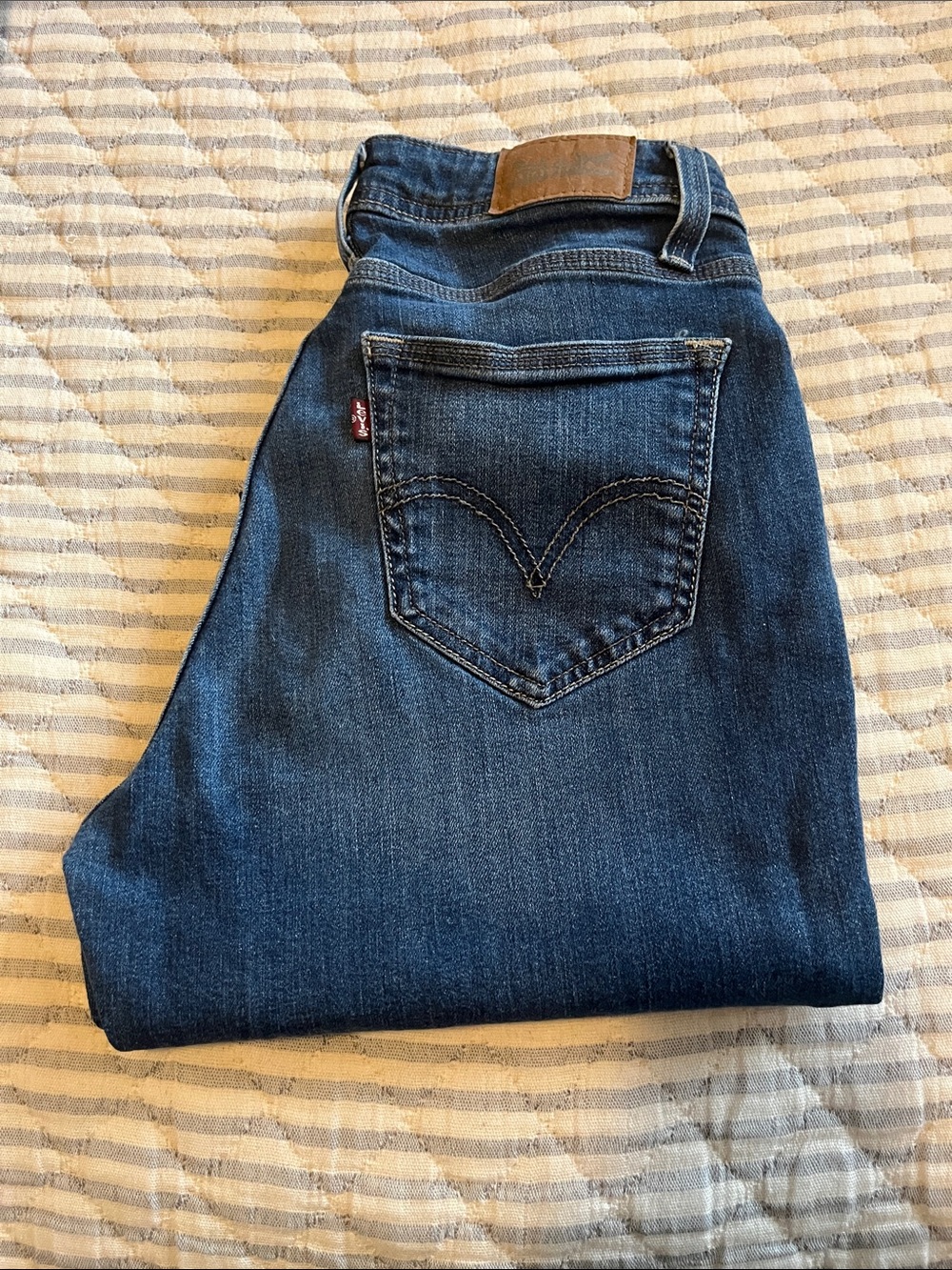 Levi's Women's Medium Blue Skinny Jeans
